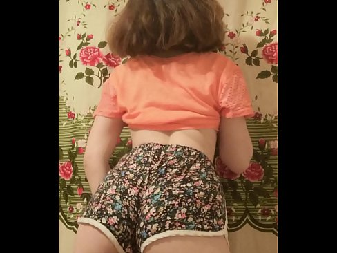 ❤️ Leanabh òg sexy a ’toirt dheth na shorts aice air a’ chamara Porno  aig gd.tubesexer-com.ru ﹏