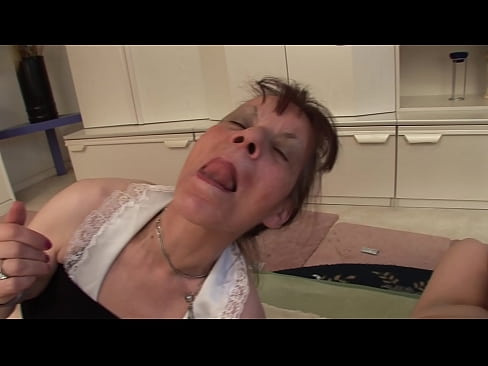 ❤️ Tha triùir aig dà sheanmhair agus aon sheanair Porno  aig gd.tubesexer-com.ru ﹏