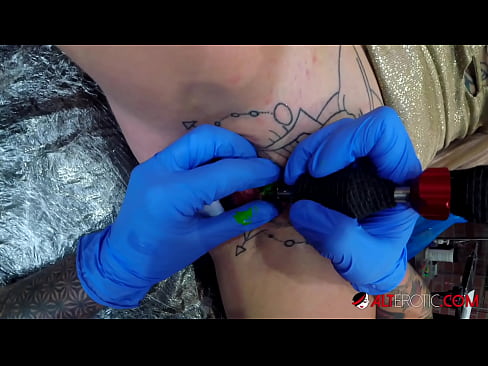 ❤️ Fìor tattooed hottie Sully Savage fhuair tattoo air a clitoris Porno  aig gd.tubesexer-com.ru ﹏